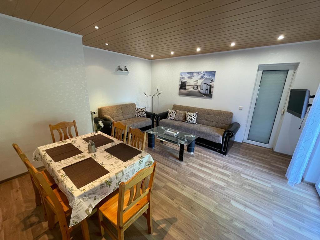 Ferienwohnung Lion Krummhörn Exterior foto